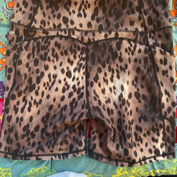 Fabletics shorts - Picture 2 of 3